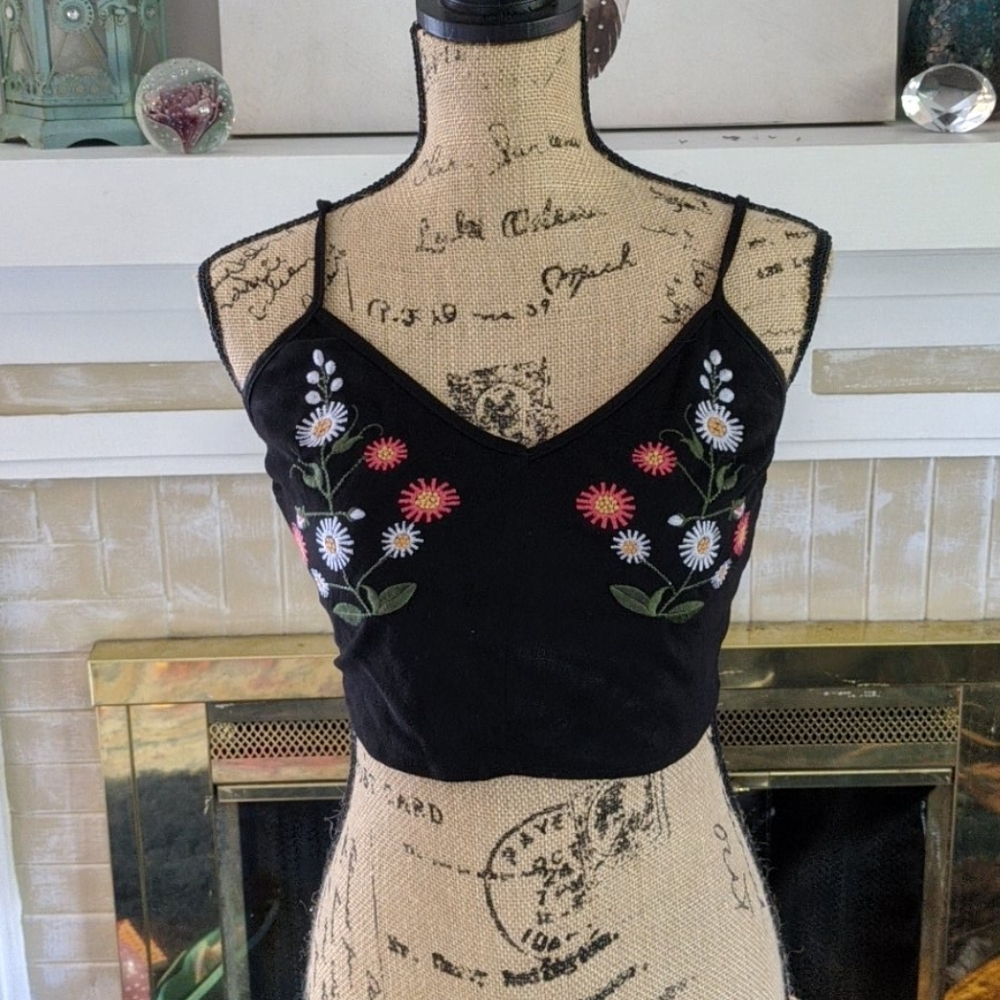 Black crop top
